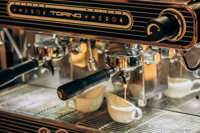 Kaffeevollautomat oder Siebträger? Die richtige Kaffeemaschine finden