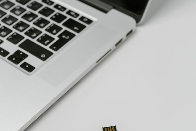 Das richtige Laptop-Netzteil finden: Stecker, Spannung, Watt und USB-C