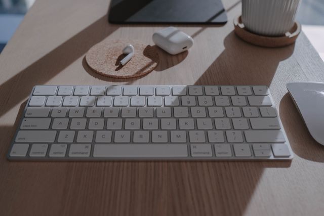 Tastatur und Maus fürs Büro: Layout, mechanisch, kabellos und ergonomisch