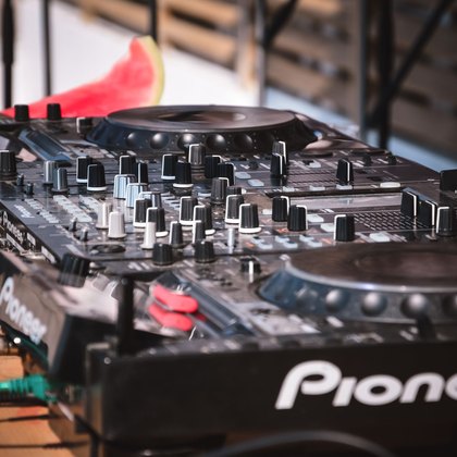 Musikinstrumente & DJ-Equipment