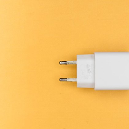 Ladegeräte & Adapter