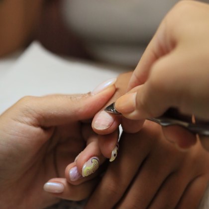 Nagelhautschieber
