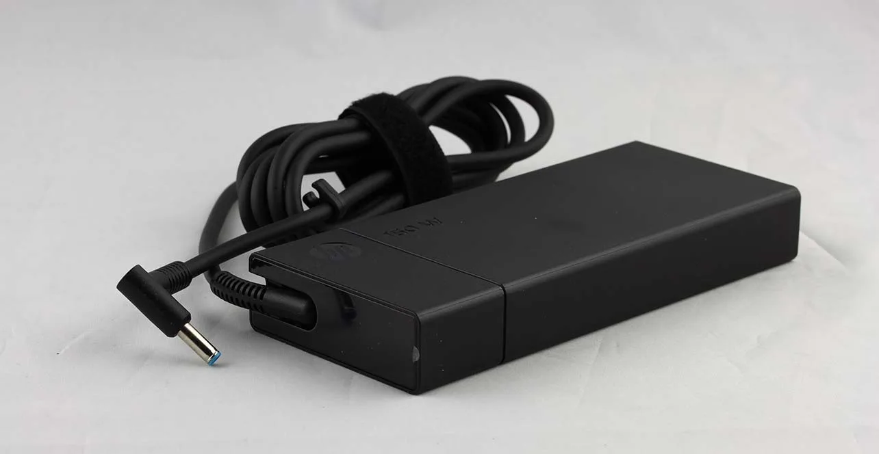 HP Smart AC Adapter - Netzteil - 150 Watt - PFC, Ansicht 2