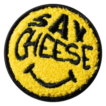 Laut International MAGMOJI badge Say Cheese badge comp. with MagSafe von LumaTech