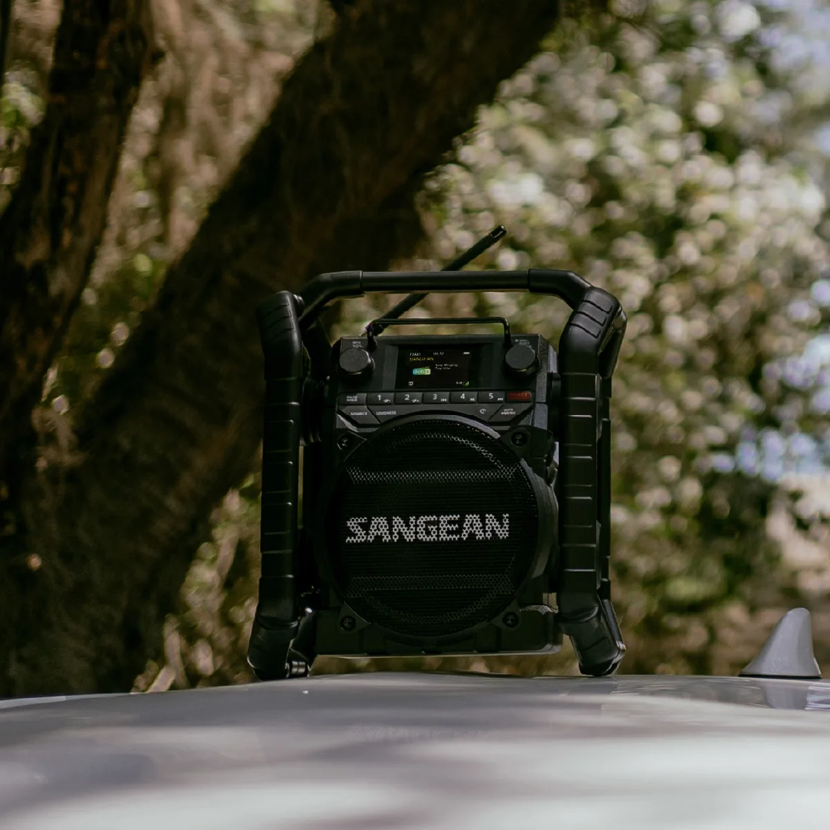 Sangean Electronics U-4X Baustellenradio DAB+ UKW Bluetooth USB AUX NFC, Ansicht 4