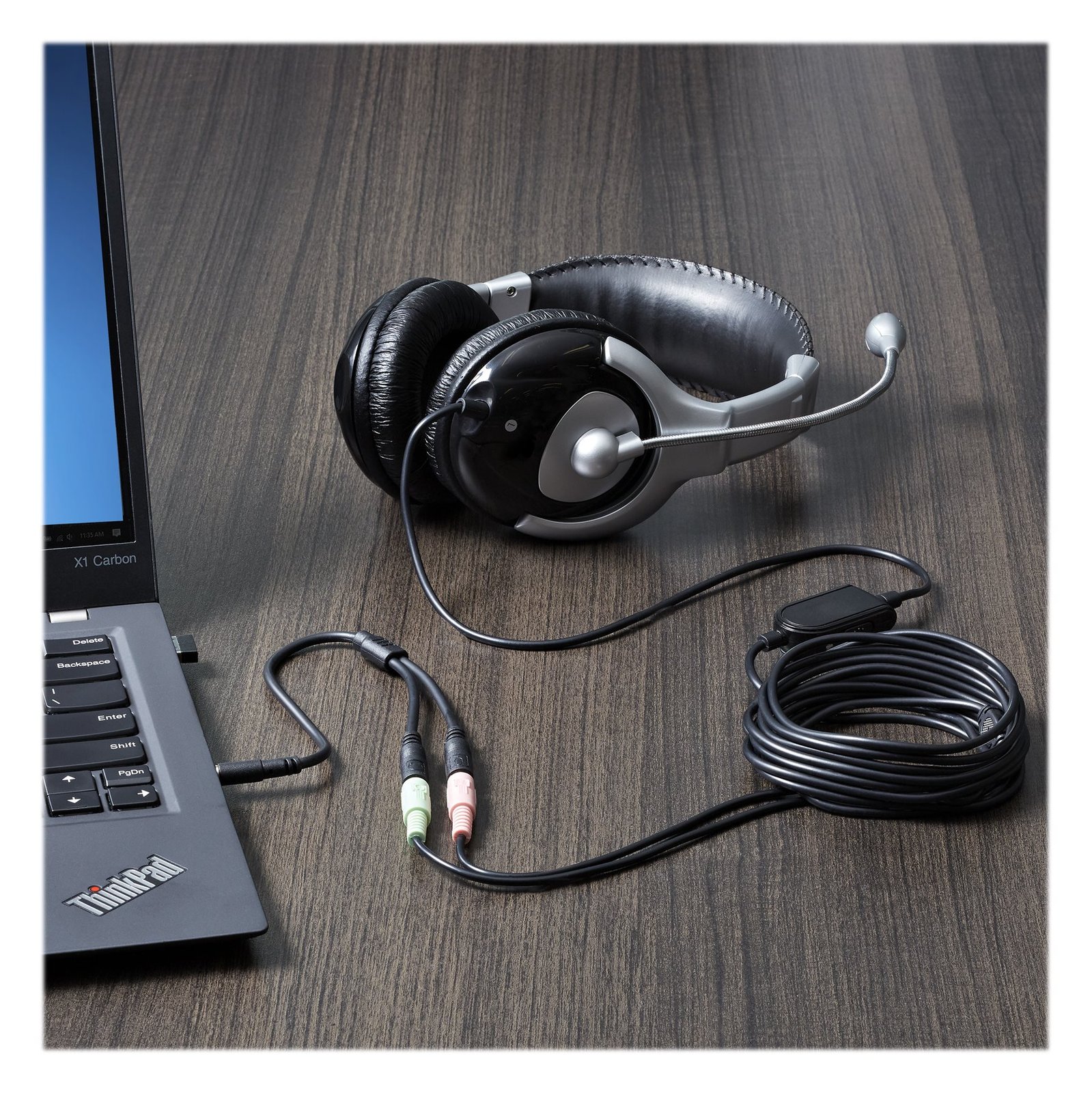StarTech.com 3,5mm Klinke Audio Y-Kabel - 4 pol. auf 3 pol. Headset Adapter für Headsets mit Kopfhörer / Microphone