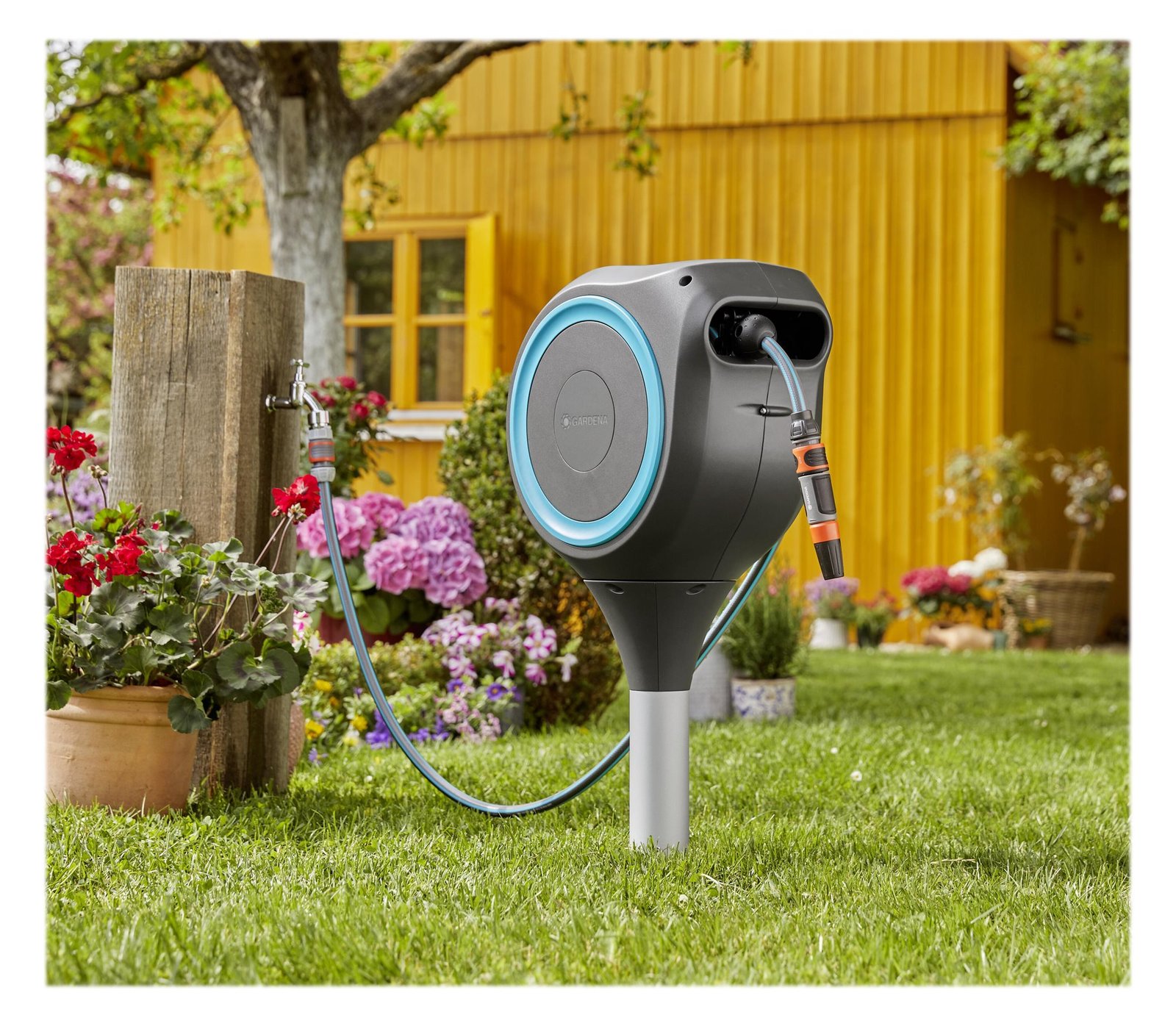 Gardena RollUp M - Schlauchbox mit Schlauch