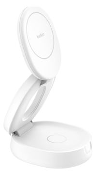 Belkin BoostCharge - Kabelloses Ladegerät - 2-in-1, Qi2, magnetisch, faltbar + AC-Netzteil - Weiß von LumaTech
