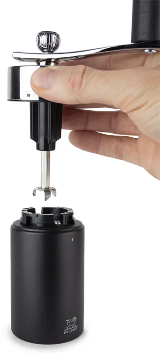 Peugeot Saveurs Isen Muskatmühle 15 cm mit Kurbel schwarz, Ansicht 3
