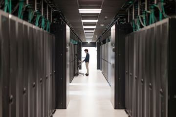 HPE Aruba - Stromversorgung redundant / Hot-Plug (Plug-In-Modul) von LumaTech