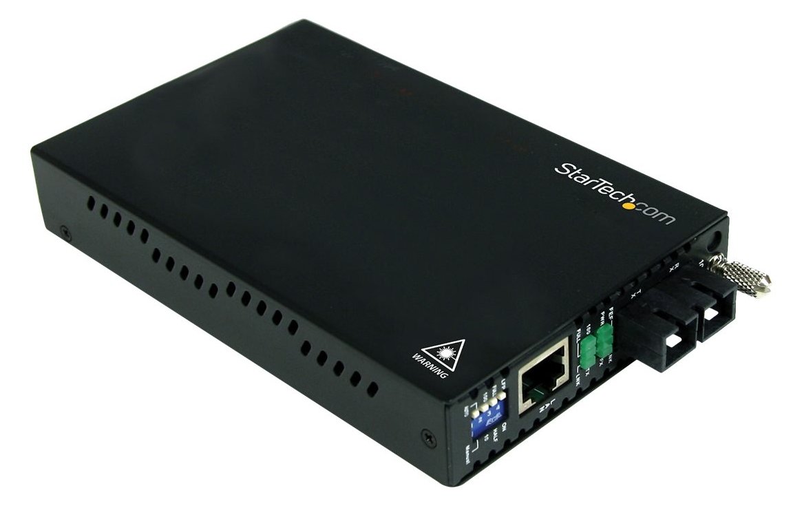 StarTech.com 10/100 Mbit/s Ethernet Single Mode LWL / Glasfaser SC Medienkonverter 30 km