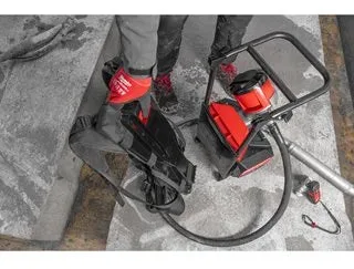 Milwaukee MXFCVBP-602 Akku-Rucksack-Betonverdichter, Ansicht 2