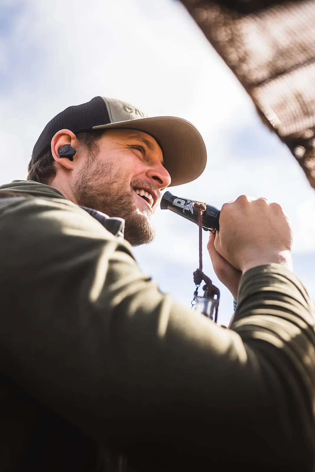 Caldwell E-MAX Shadows Pro - Elektronischer Gehörschutz mit Ambient Sound Amplification, Bluetooth und wiederaufladbarem Case für Zielschießen, Reichweite, Ansicht 7