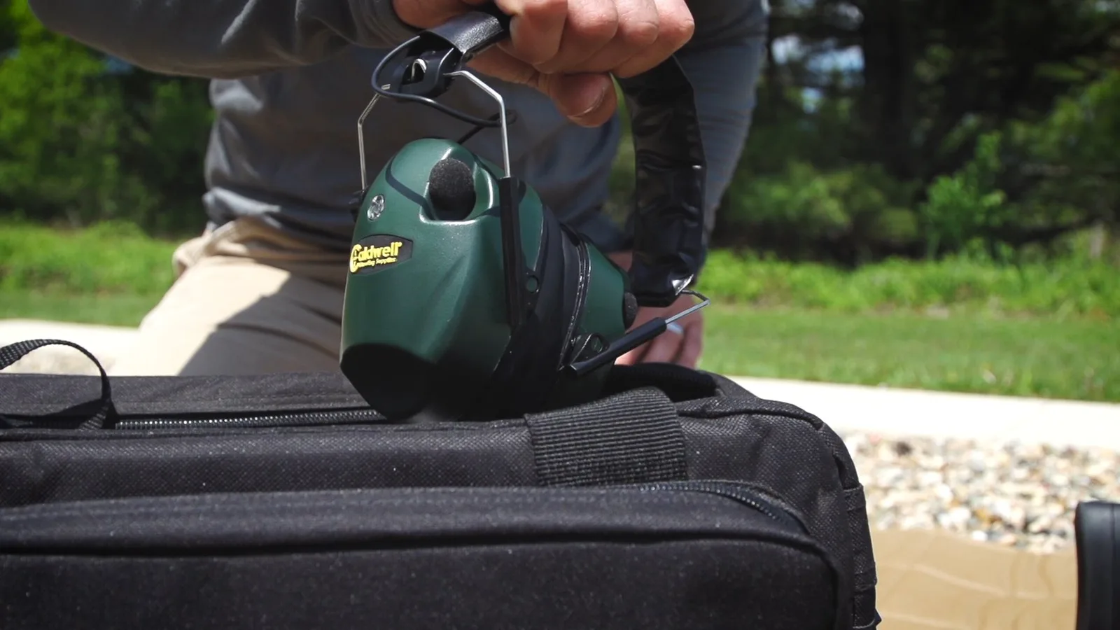 Caldwell E-Max - Erwachsene Grün - Elektronischer 21 NRR Gehörschutz mit Schallverstärkung - Verstellbare Ohrenschützer für Schießen, Jagd und Reichweite, Ansicht 5
