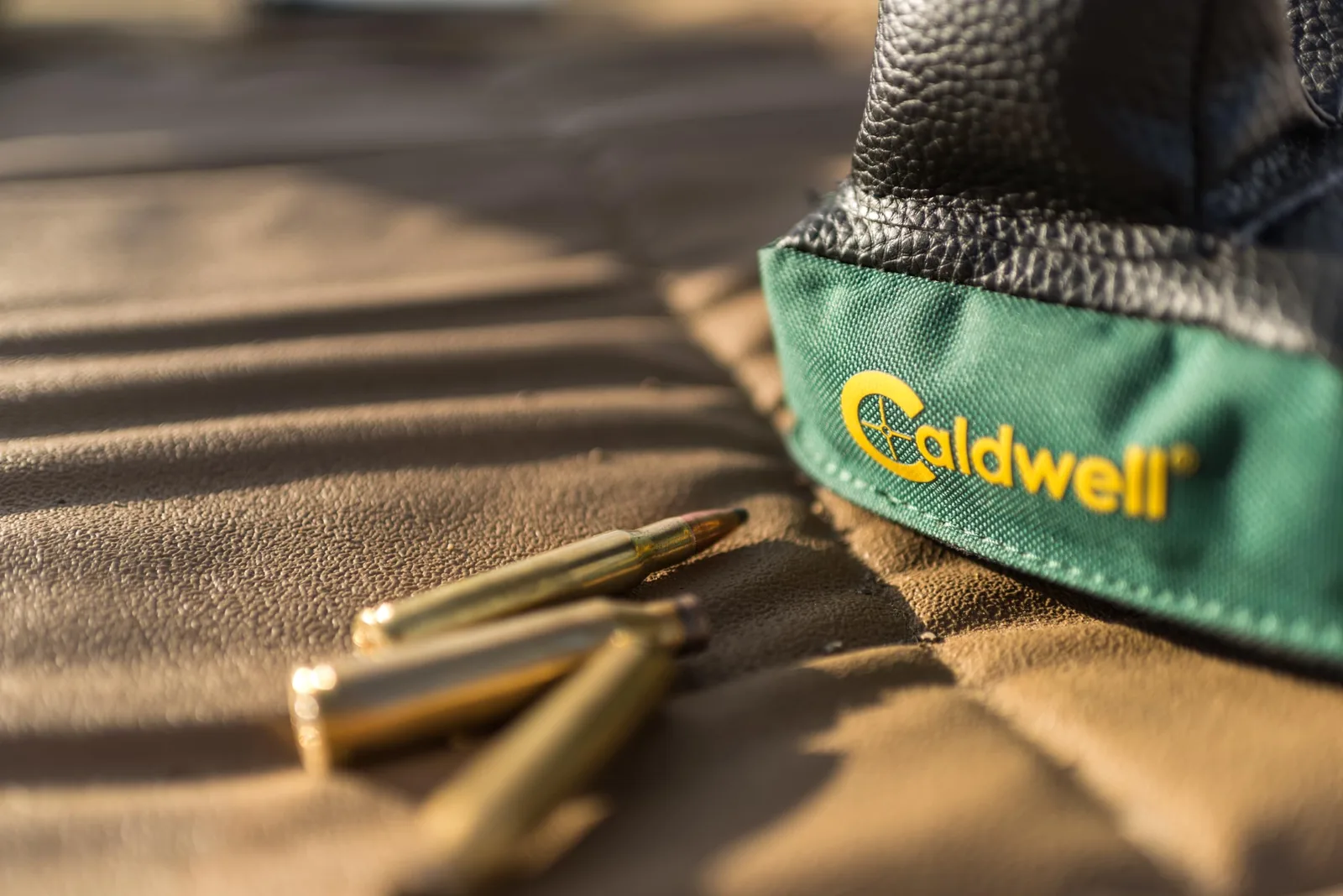 Caldwell Universal Heckschießtasche - Mittelhoch mit robuster Konstruktion für Schießen, Jagd und Outdoor, Grün, Ansicht 3