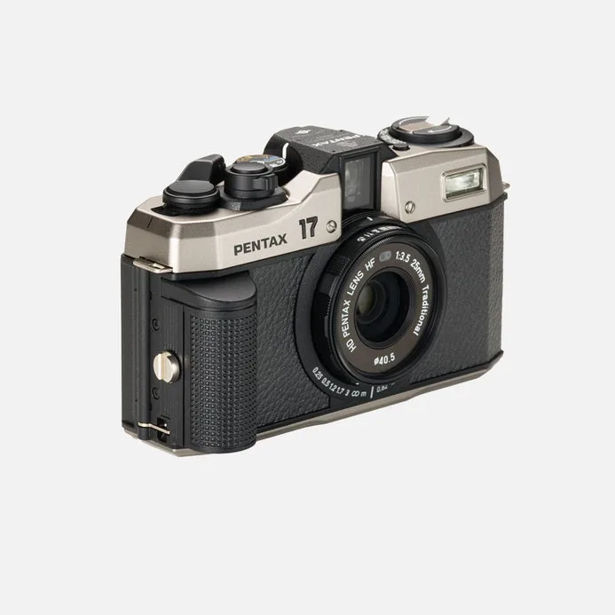 Pentax 17 schwarz/silber - Digitalkamera, Ansicht 4