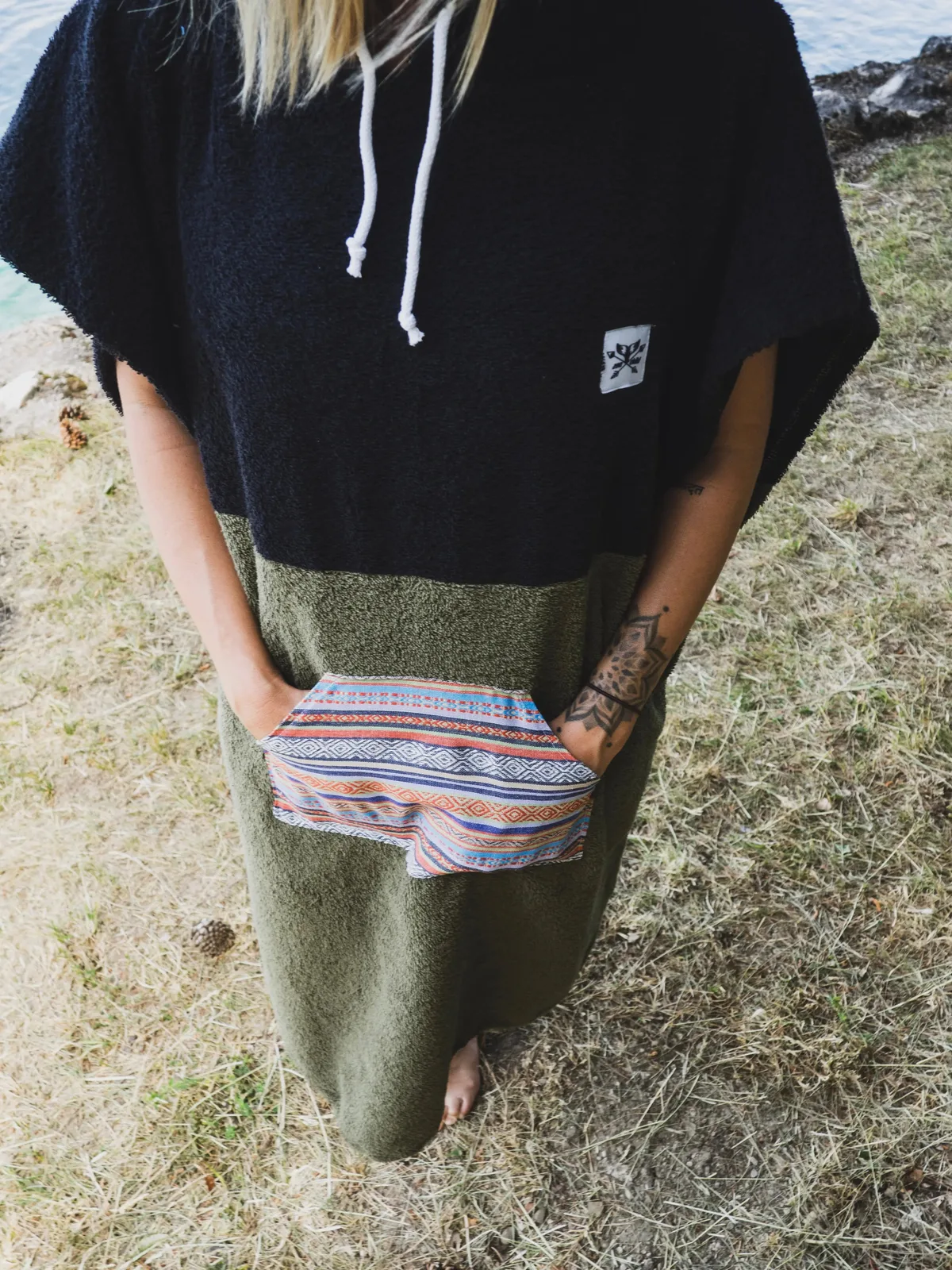 Surfponcho Tiki Unisex aus Bio-Frotte — Bild 4