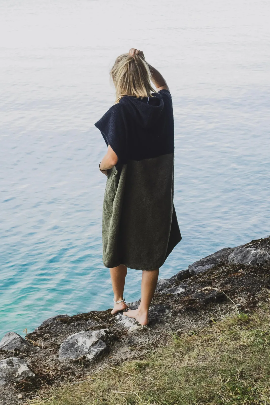 Surfponcho Tiki Unisex aus Bio-Frotte — Bild 5