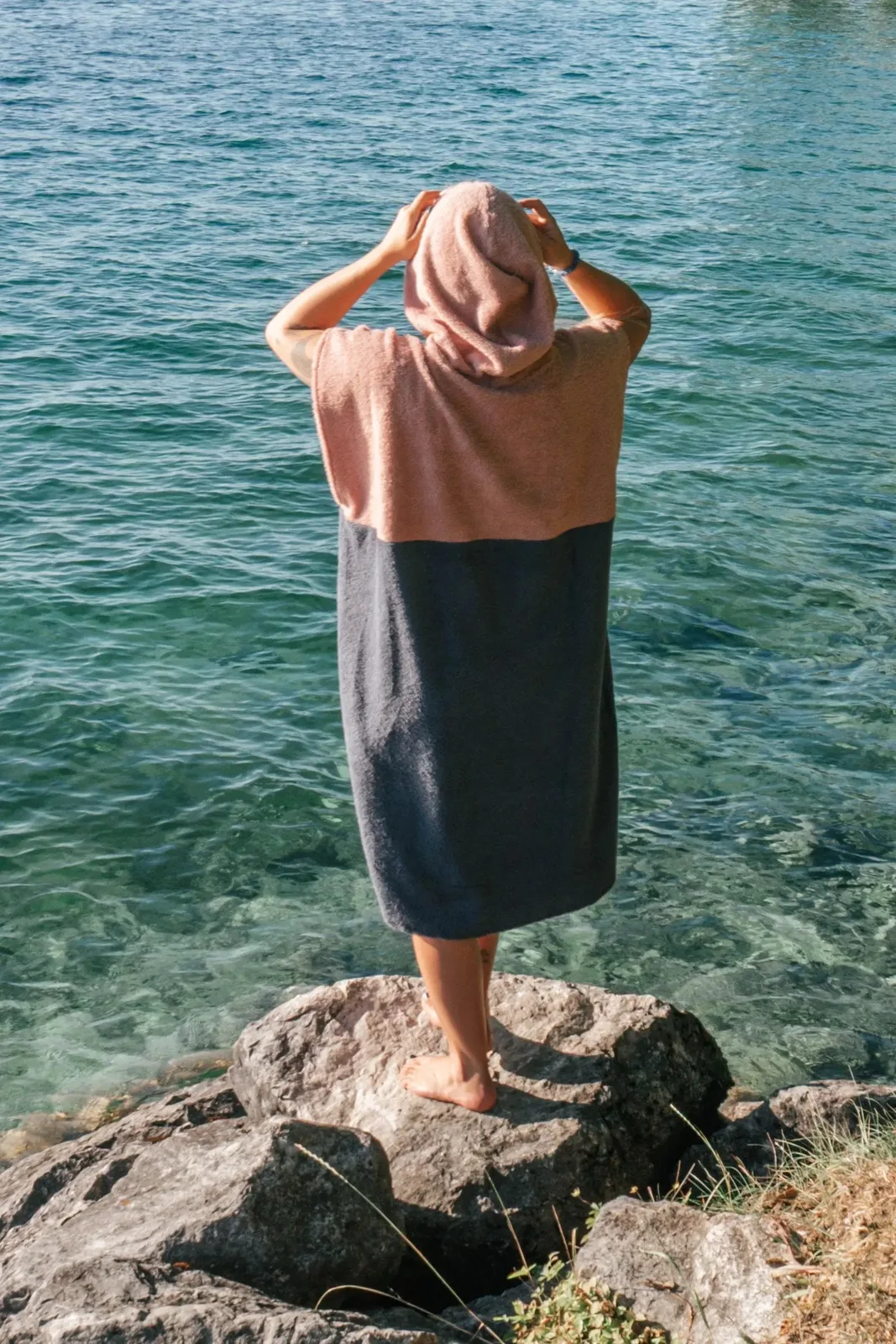 Surfponcho Sunset Bloom Unisex aus Bio-Frotte - Limited Edition, Ansicht 8