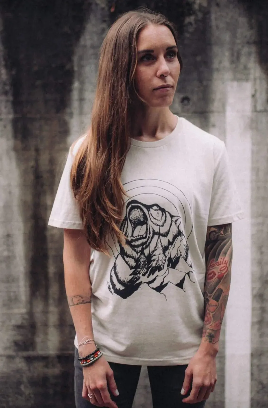 Last Bear Standing Shirt Unisex — Bild 2