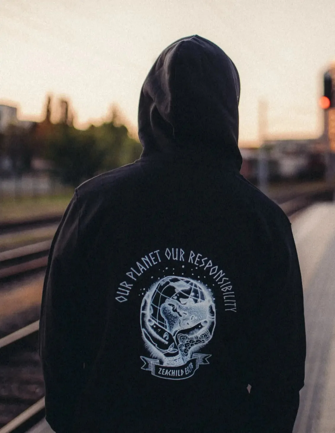Our Planet ZipHoodie Unisex — Bild 2