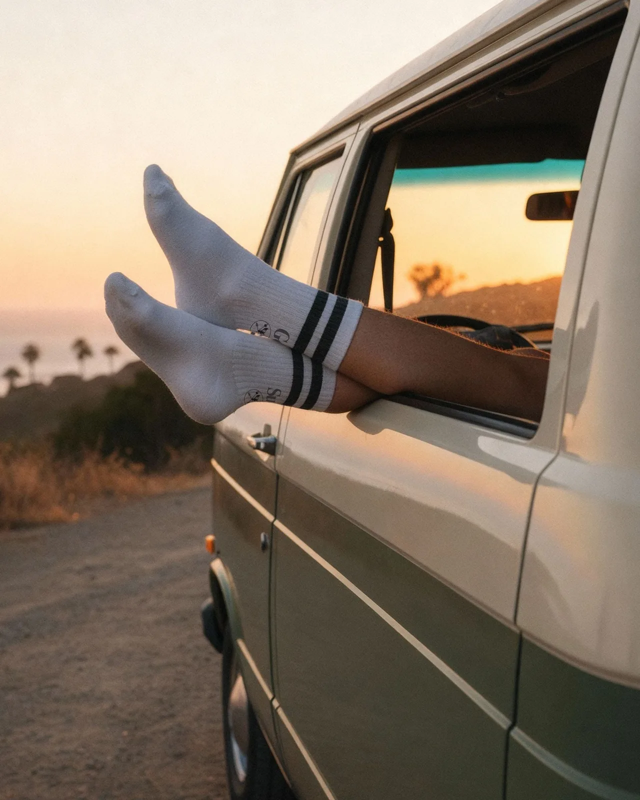 Go Surf - Sportsocken gestreift in schwarz - weiß — Bild 2