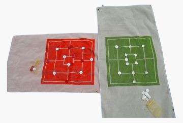 Duschtuch "Mühle" mit Spielsteinen