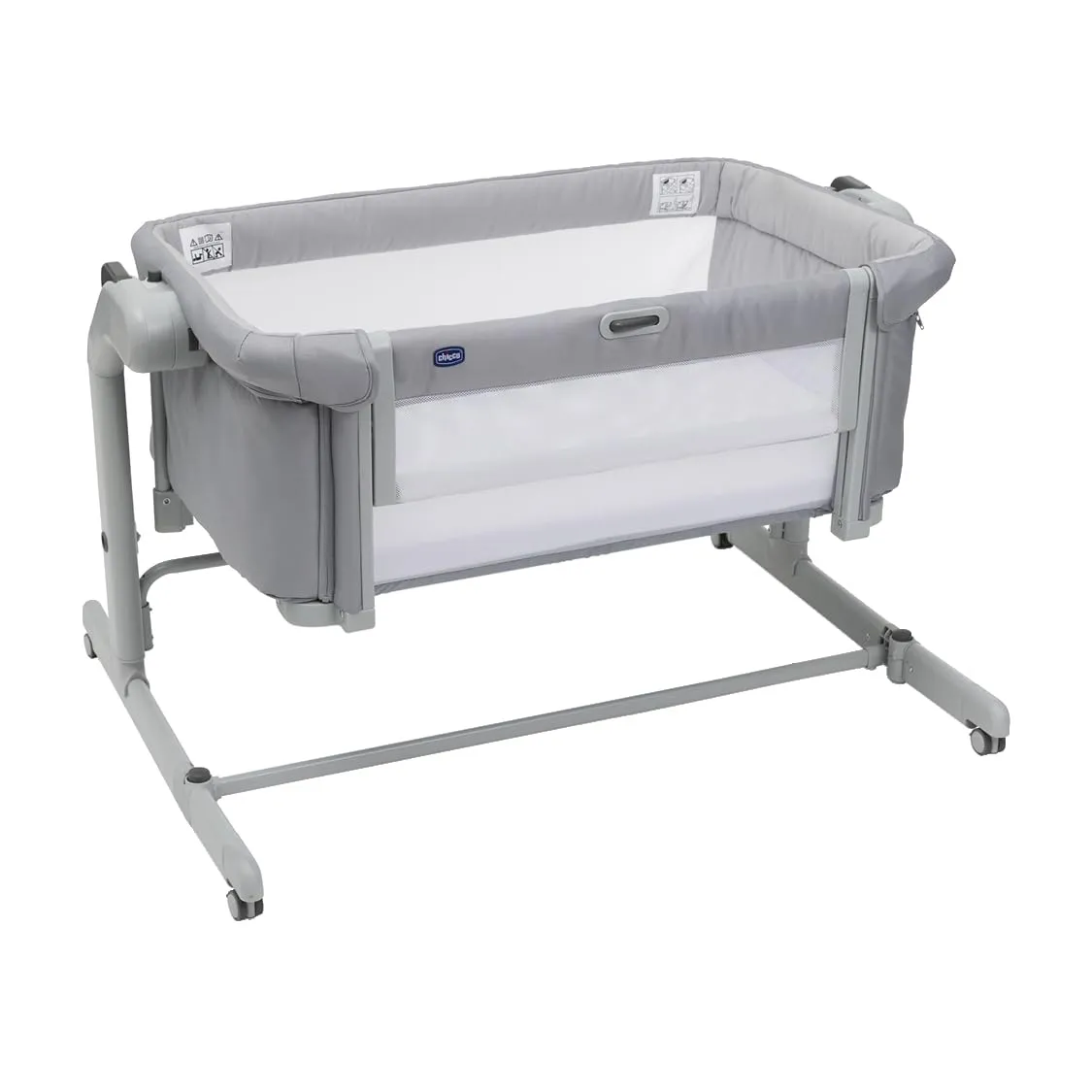 Chicco Next2Me Magic Evo, Beistellbett für Babys, mit Schaukelmodus, Kippfunktion, aufklappbarem Seitenteil, Verstellbarer Höhe, 4 Rädern, inkl. Matratze und Reisetasche, Beige