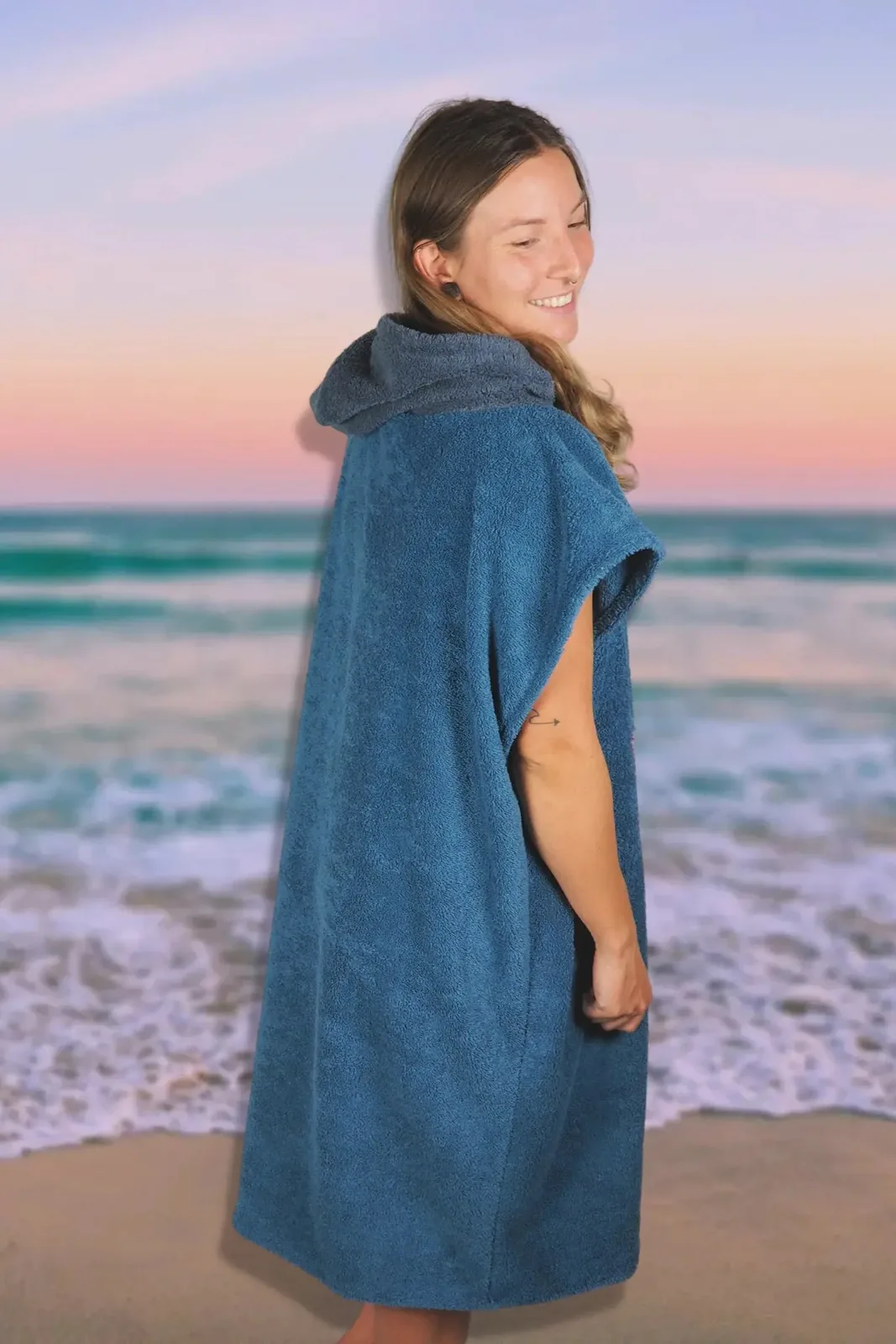 Surfponcho Deep Blue Unisex aus Bio-Frotte, Ansicht 2
