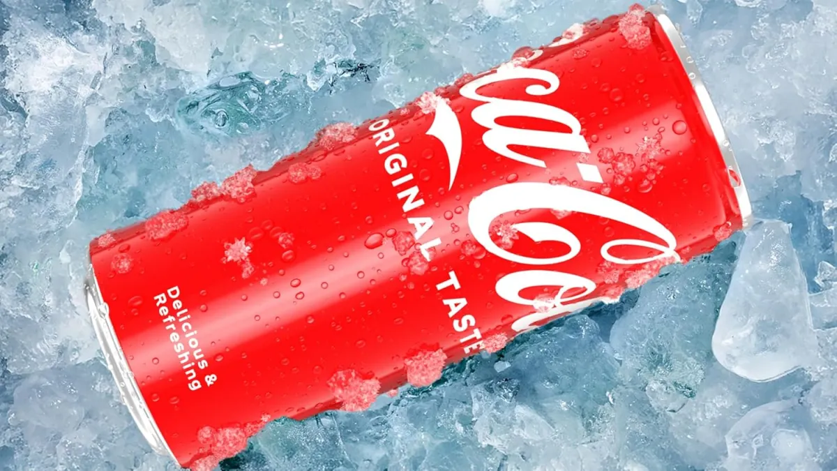 Coca-Cola Classic - prickelndes Erfrischungsgetränk mit unverwechselbarem Coke-Geschmack - koffeinhaltiger Softdrink in Einweg Dosen (24 x 330 ml) — Bild 3