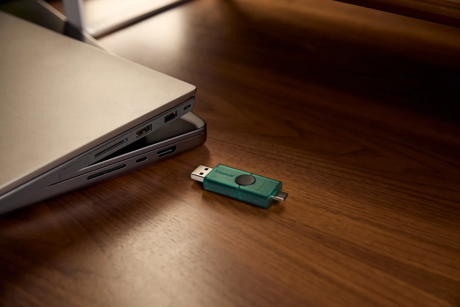 Kingston DataTraveler Duo - USB-Flash-Laufwerk - 256 GB, Ansicht 2