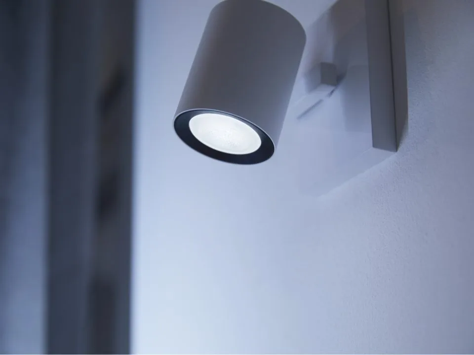 Philips Hue White ambiance - LED-Spot-Glühbirne - GU10 - 4.2 W - Klasse E - 2200-6500 K (3er Pack), Ansicht 2