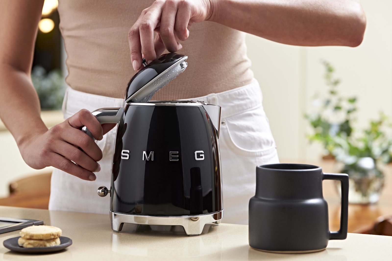 SMEG KLF05BLEU - 0,8 l - 1400 W - Schwarz - Edelstahl - Filterung