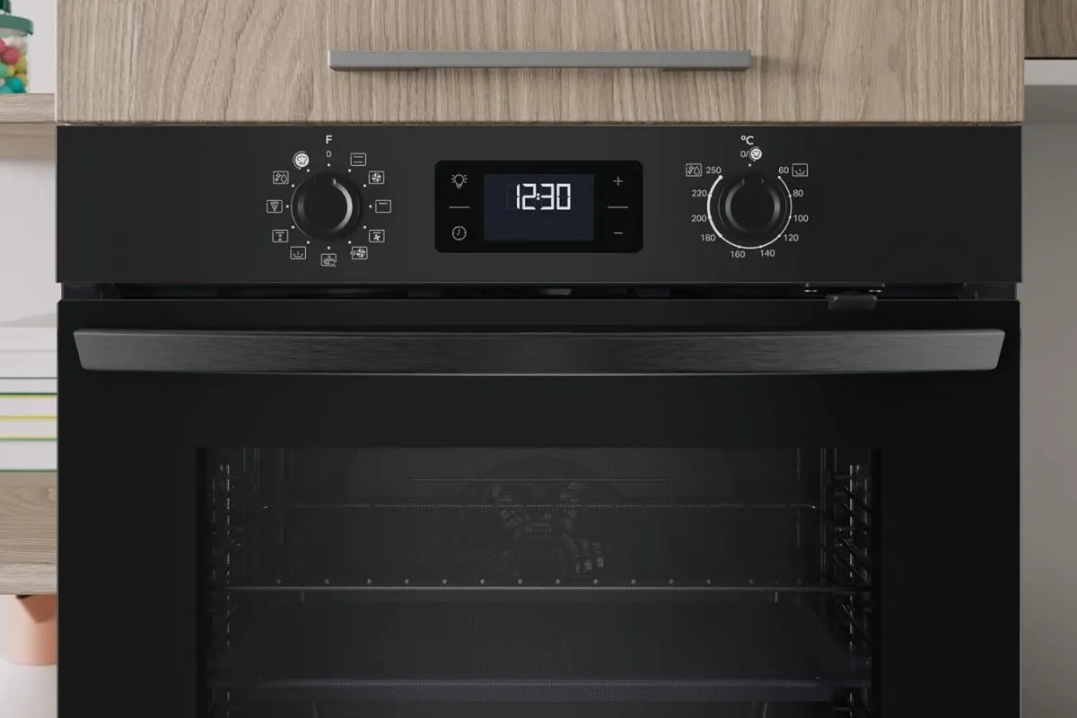 Privileg PBA285HR0K Einbaubackofen, A plus, 71 Liter, Hydrolyse-Reinigungsfunktion, Heißluftbackofen mit 11 Funktionen, Turn und Go, Black Glass — Bild 2
