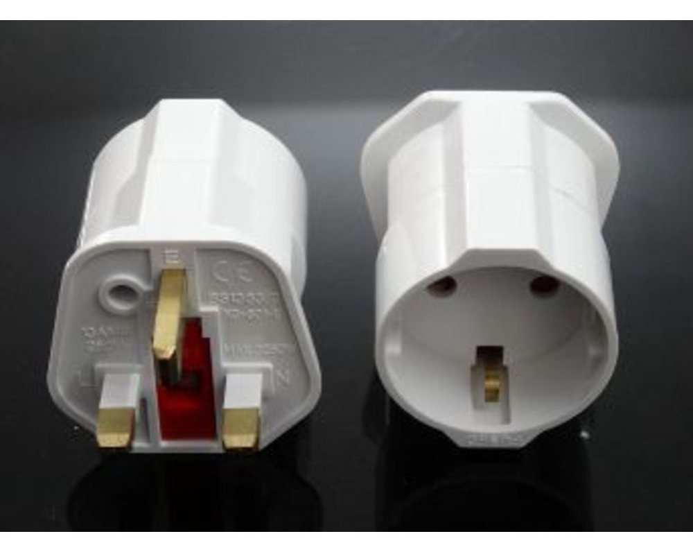Synergy 21 135137 Netzstecker-Adapter Typ D (VK) Typ F Weiß