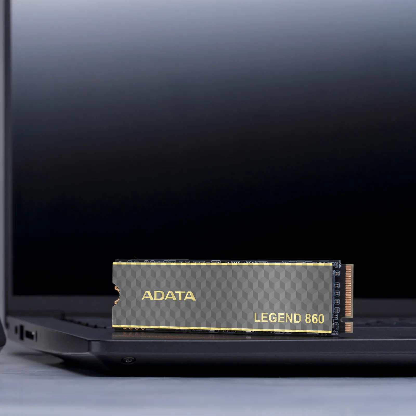 ADATA Legend 860 - SSD - 500 GB - intern - M.2 2280 - PCIe 4.0 x4 (NVMe), Ansicht 4