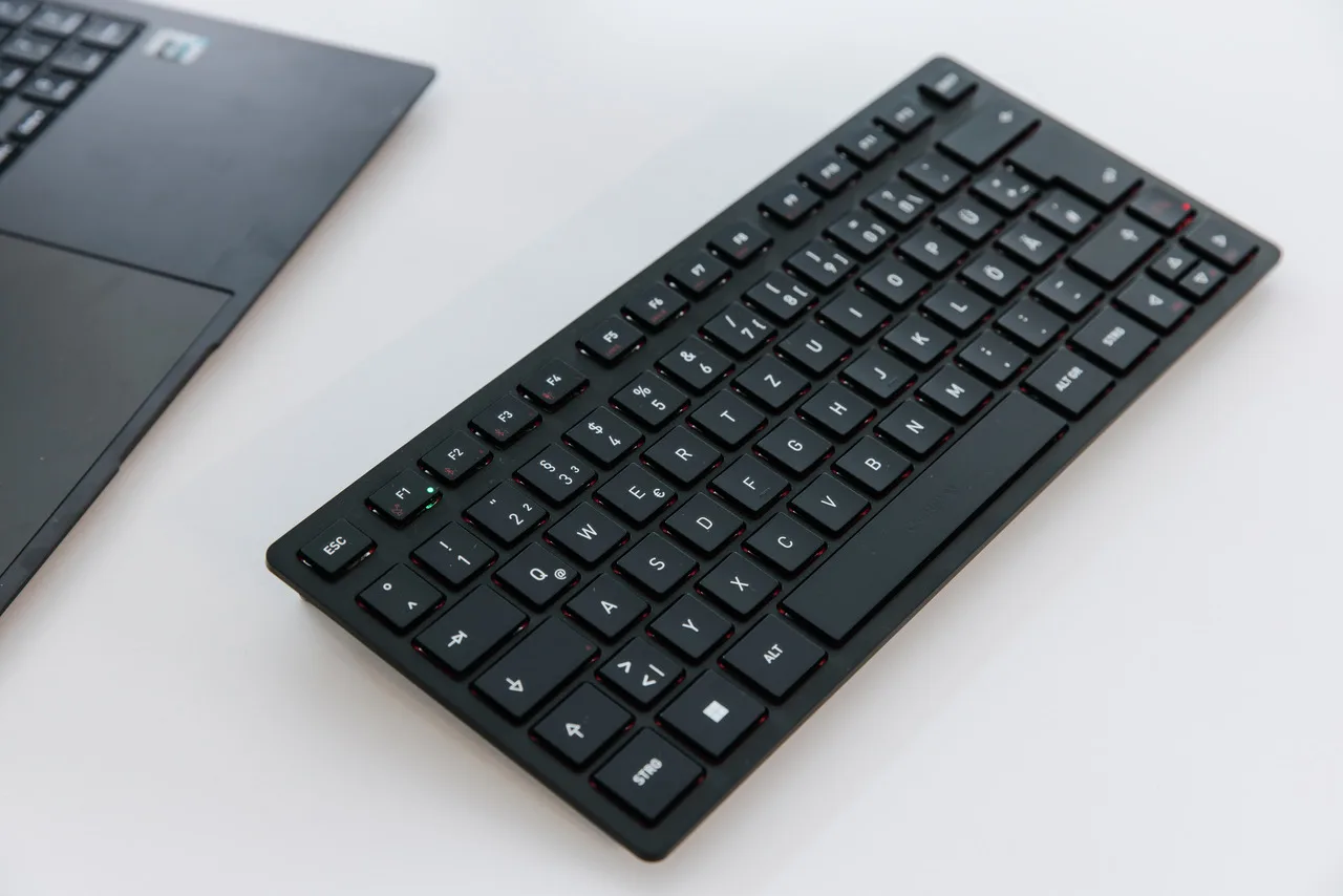 Cherry KW 9200 MINI - Tastatur - kabellos - 2.4 GHz, Bluetooth 5.0 - TL: Deutsch, QWERTZ, Ansicht 3