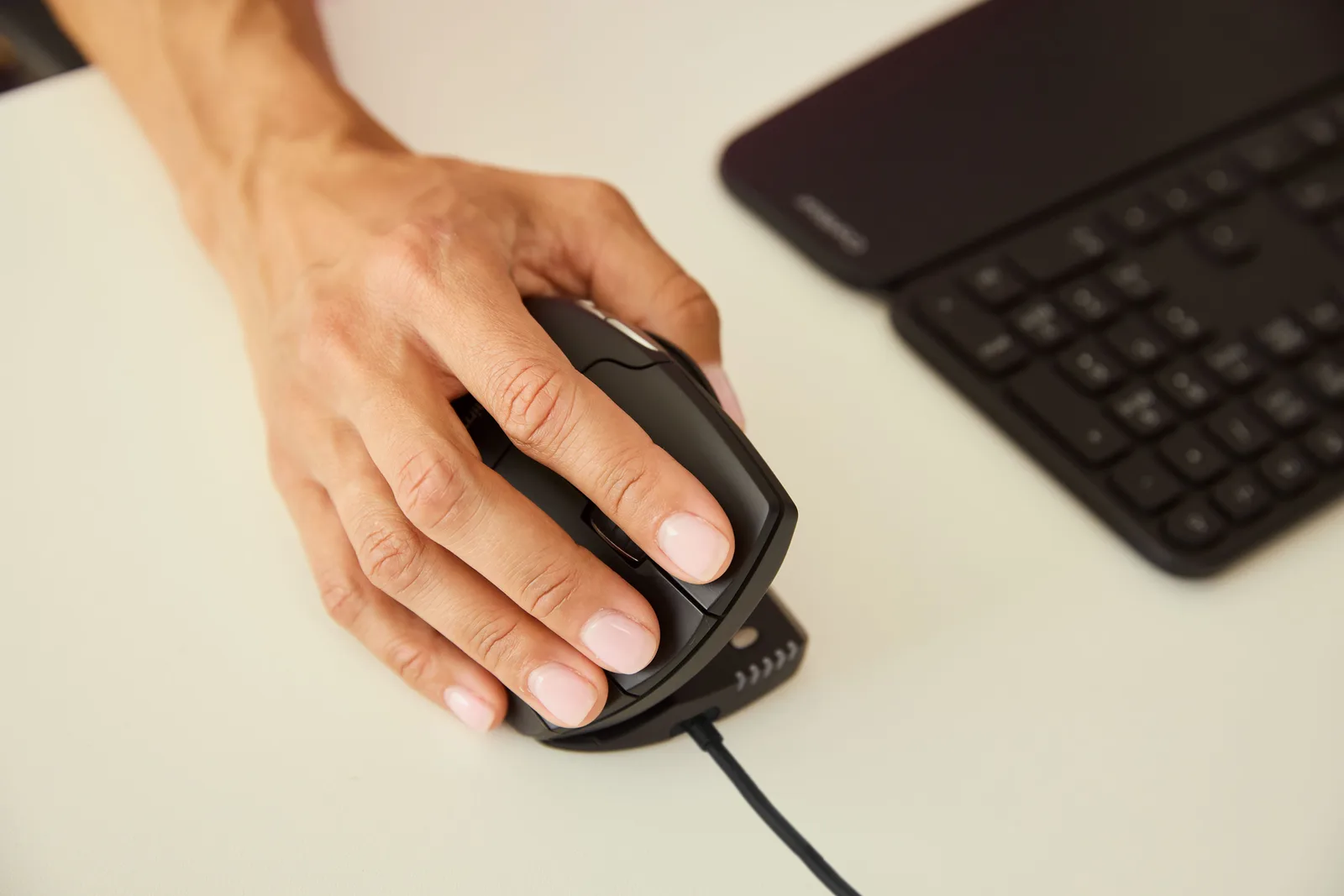 Contour Unimouse - Vertikale Maus - ergonomisch - Rechts Kabelgebunden, Ansicht 4