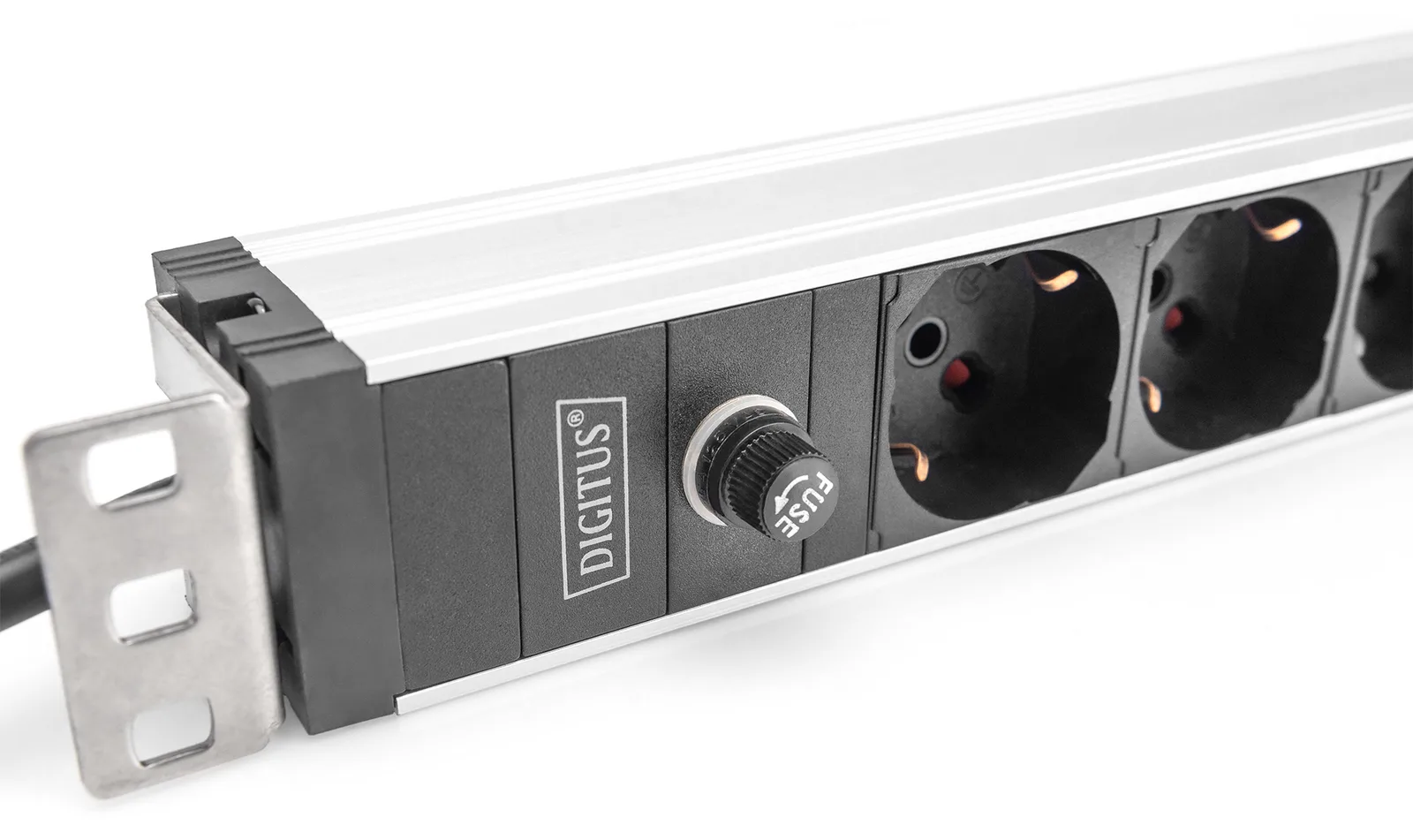 DIGITUS Alu Steckdosenleiste 8-fach 1HE IT 2m, Ansicht 4