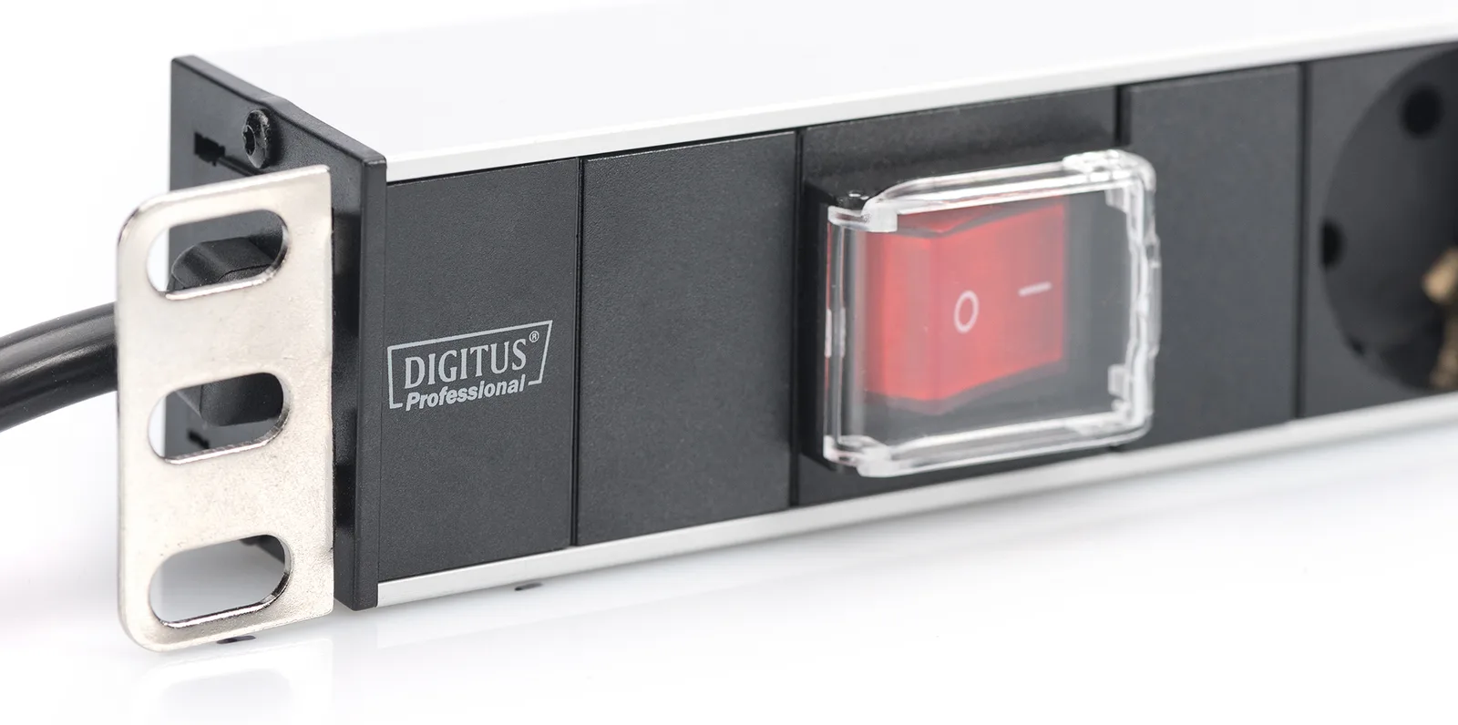 DIGITUS Steckdosenleiste mit Aluminiumprofil und Schalter, 7-fach Schutzkontaktsteckdose, Ansicht 4