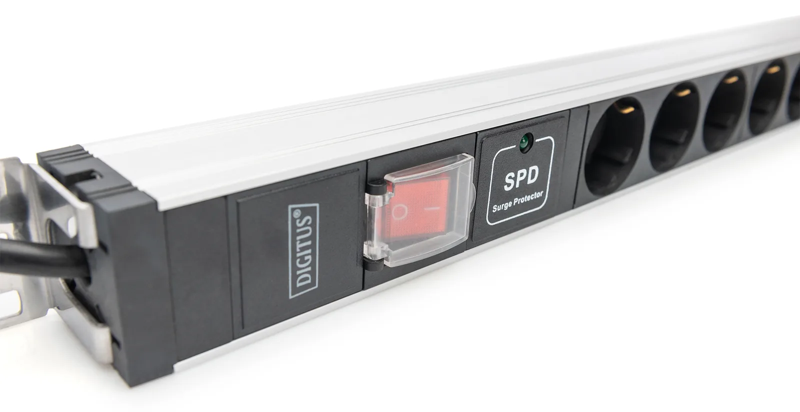 DIGITUS Stromverteilungseinheit (Rack - einbaufähig) - Wechselstrom 230 V - 3600 VA - 1-phasig, Ansicht 4