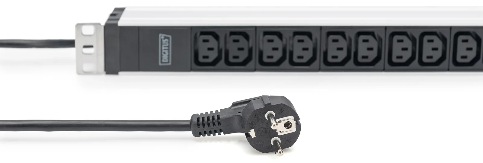 DIGITUS Stromverteilungseinheit (Rack - einbaufähig) - Wechselstrom 230 V - 3600 VA - 1-phasig, Ansicht 2