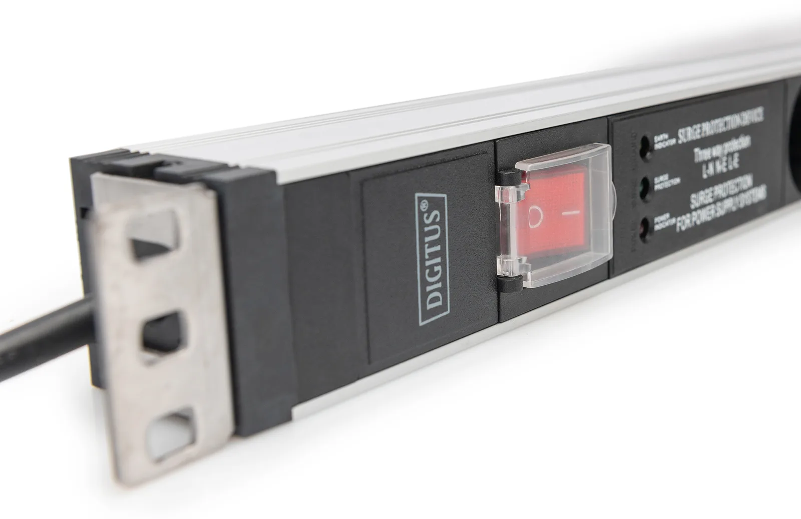 DIGITUS Stromverteilungseinheit (Rack - einbaufähig) - Wechselstrom 230 V - 3600 VA - 1-phasig, Ansicht 3