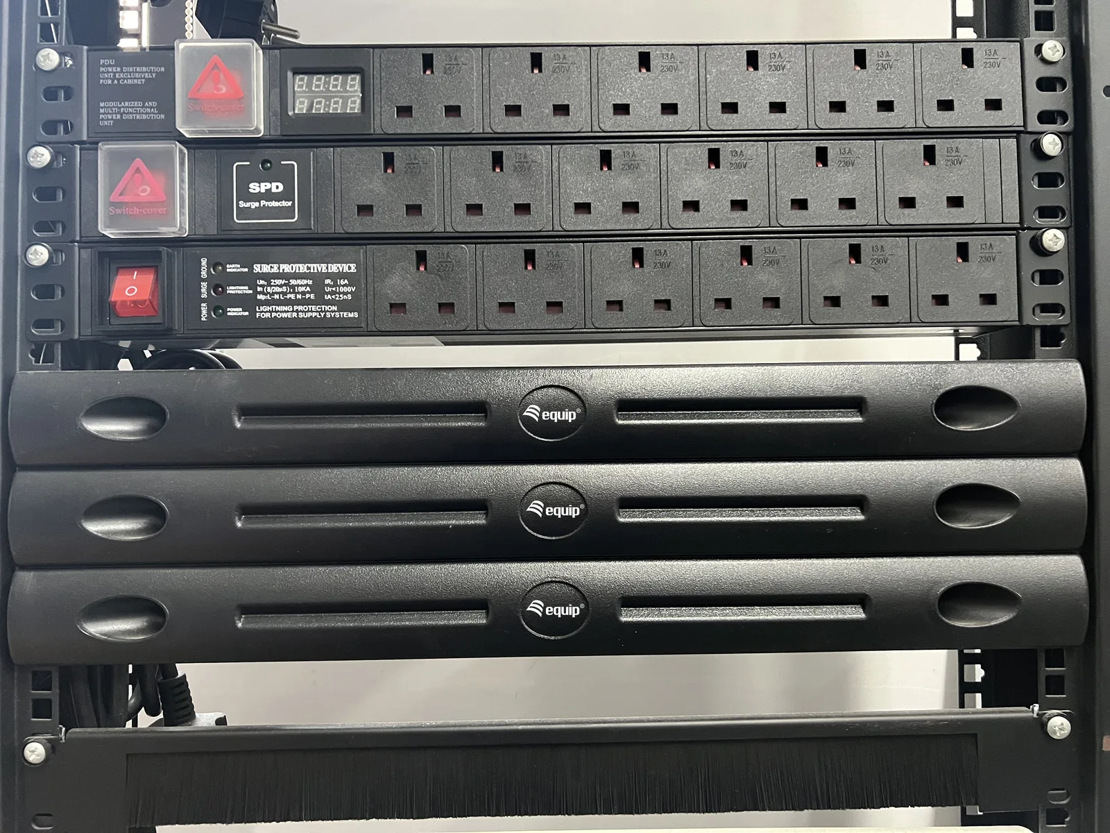 Equip Blindpanel 19 1U werkzeugfrei schwarz - 0,48 m, Ansicht 3