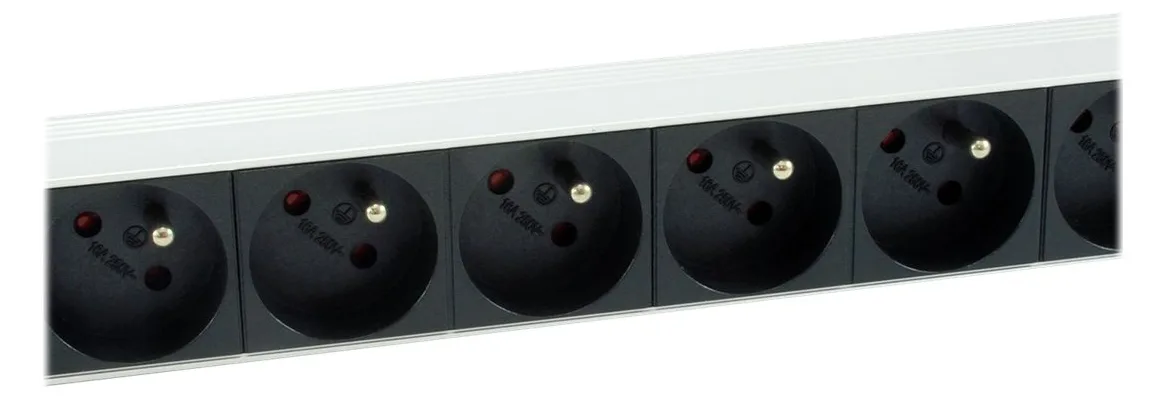 Equip Pro - Stromverteilungseinheit (Rack - einbaufähig) - Wechselstrom 220-240V - 3500 Watt - Eingang power CEE 7/7 - 8, Ansicht 2