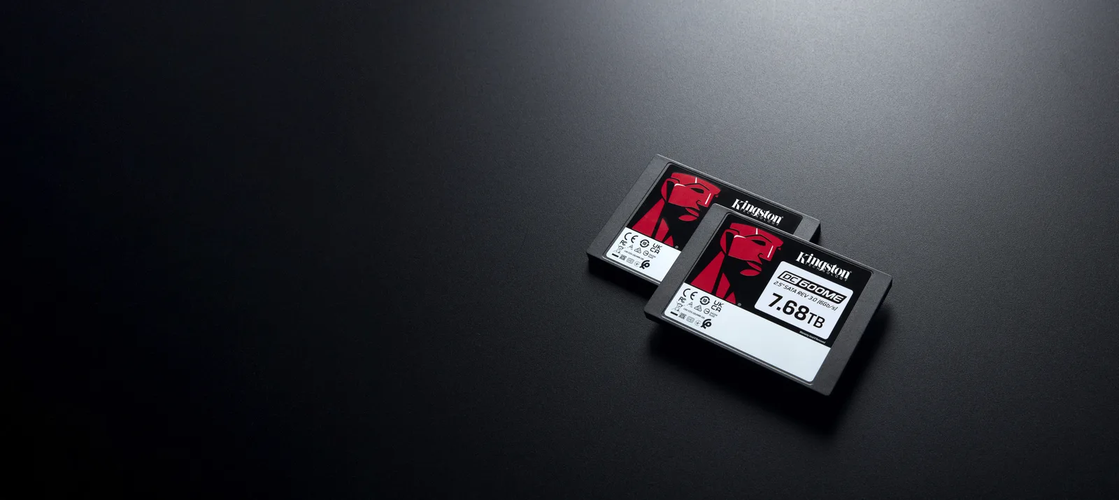 Kingston DC600ME - SSD - Mixed Use - verschlüsselt - 7.68 TB - intern - 2.5 (6.4 cm), Ansicht 3