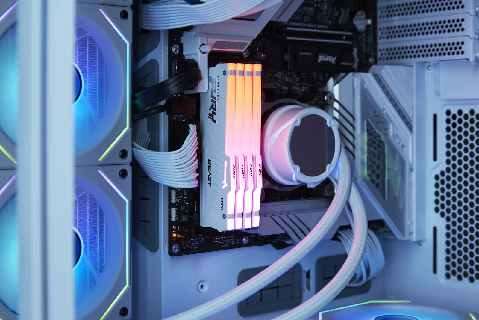 Kingston FURY Beast RGB - DDR5 - Kit - 32 GB: 2 x 16 GB - 6800 MHz 34 Non-ECC, Ansicht 3