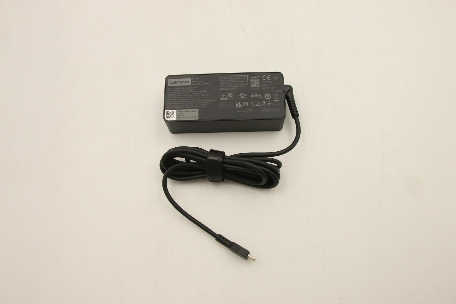 Lenovo AC Adapter USB Type-C includes power cable - PC-/Server Netzteil