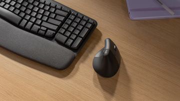 Logitech Lift Vertical Ergonomic Mouse - Vertikale Maus von LumaTech