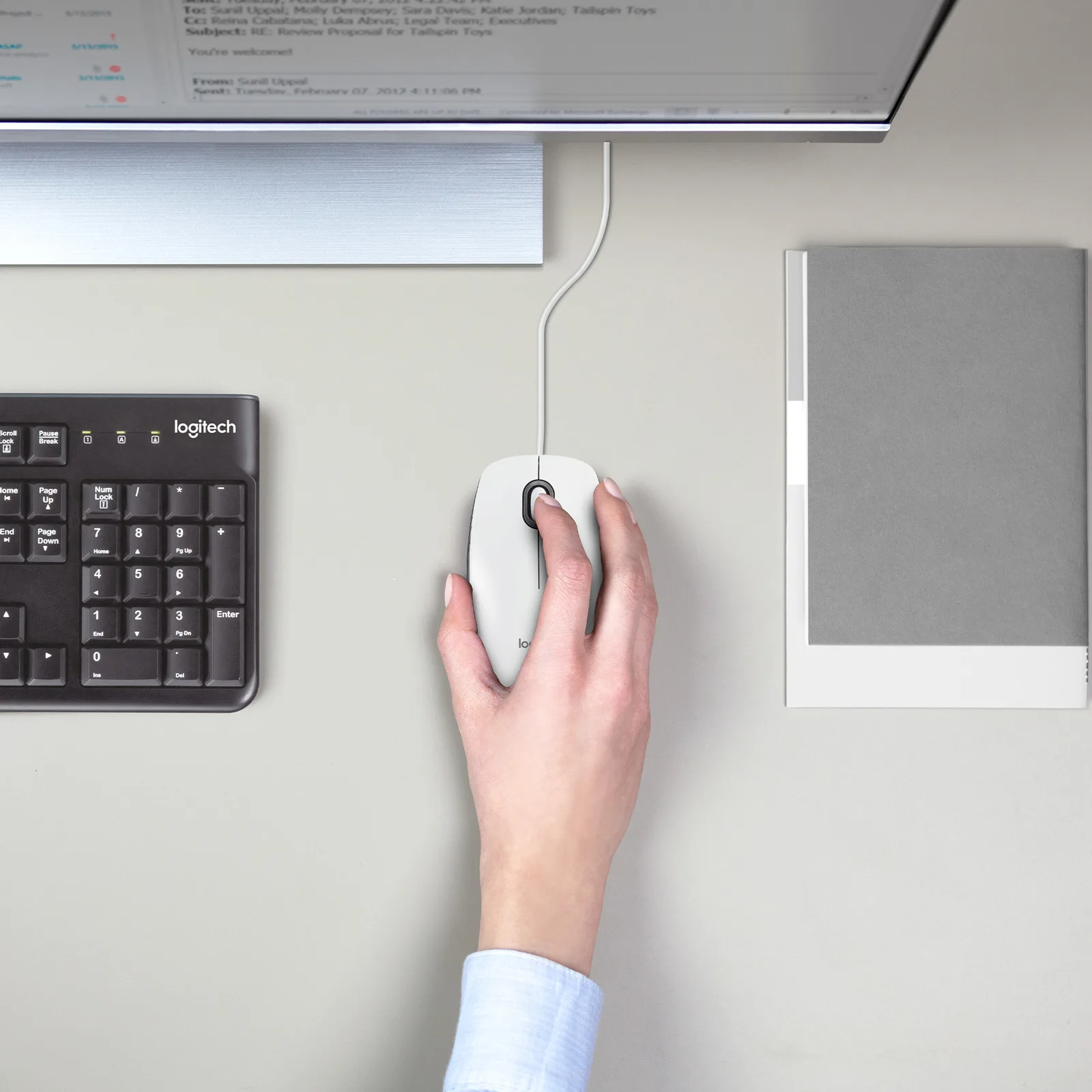 Logitech M100 - Maus - Full-Size - rechts- und linkshändig, Ansicht 2